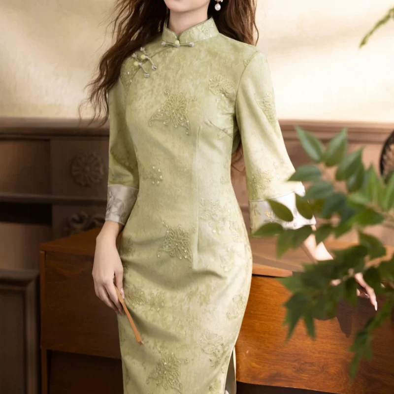 Embroidery Mandarin Collar Cheongsam Traditional Chinese Clothing Autumn Half Sleeve Long Chinese Dress Qipao Sexy Lady Vestidos