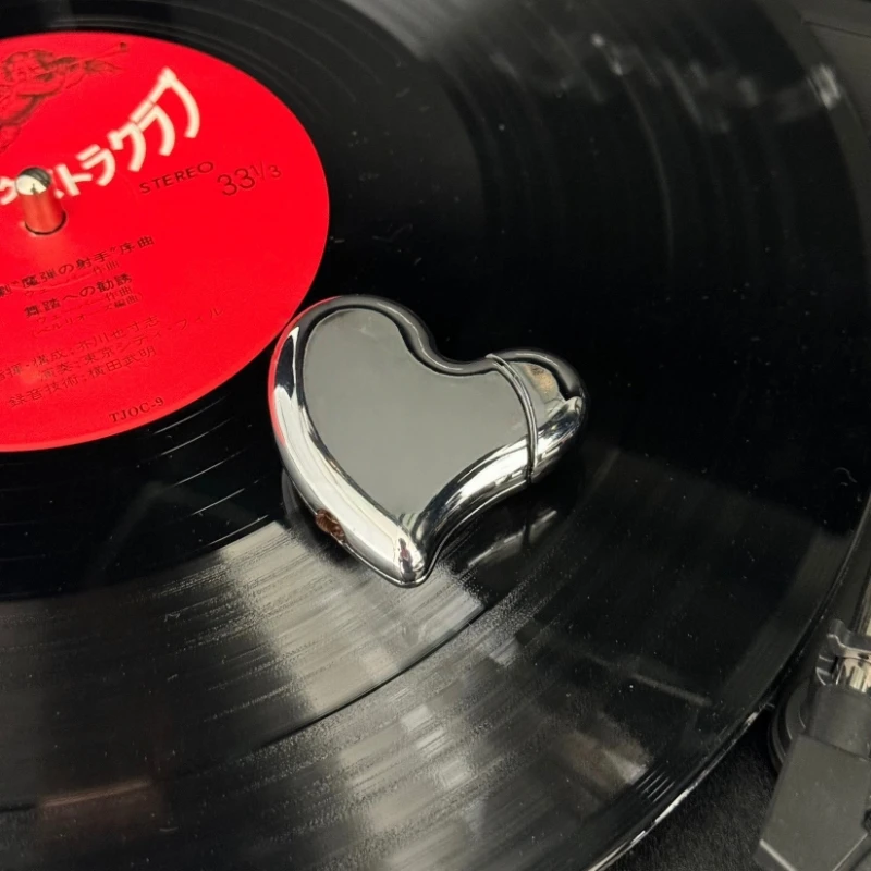 

New Luxury Alloy Metal Inflatable Lighter With Love Shaped Portable High Quality Personalized Design As a Gift for Men and Women