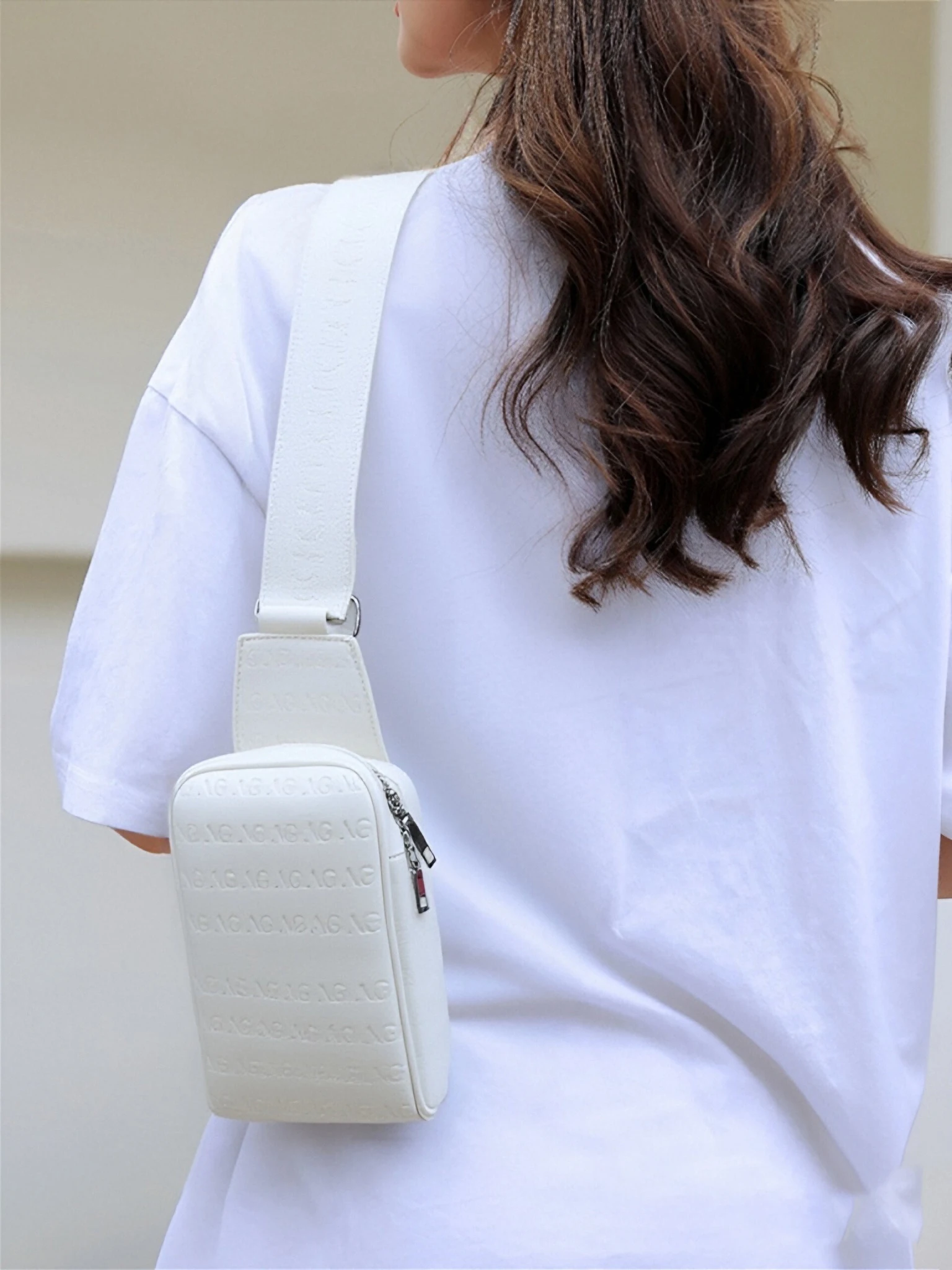 

Gorfia white PU leather chest bag embossed letters adjustable shoulder strap travel sports leisure outing fashion crossbody bag
