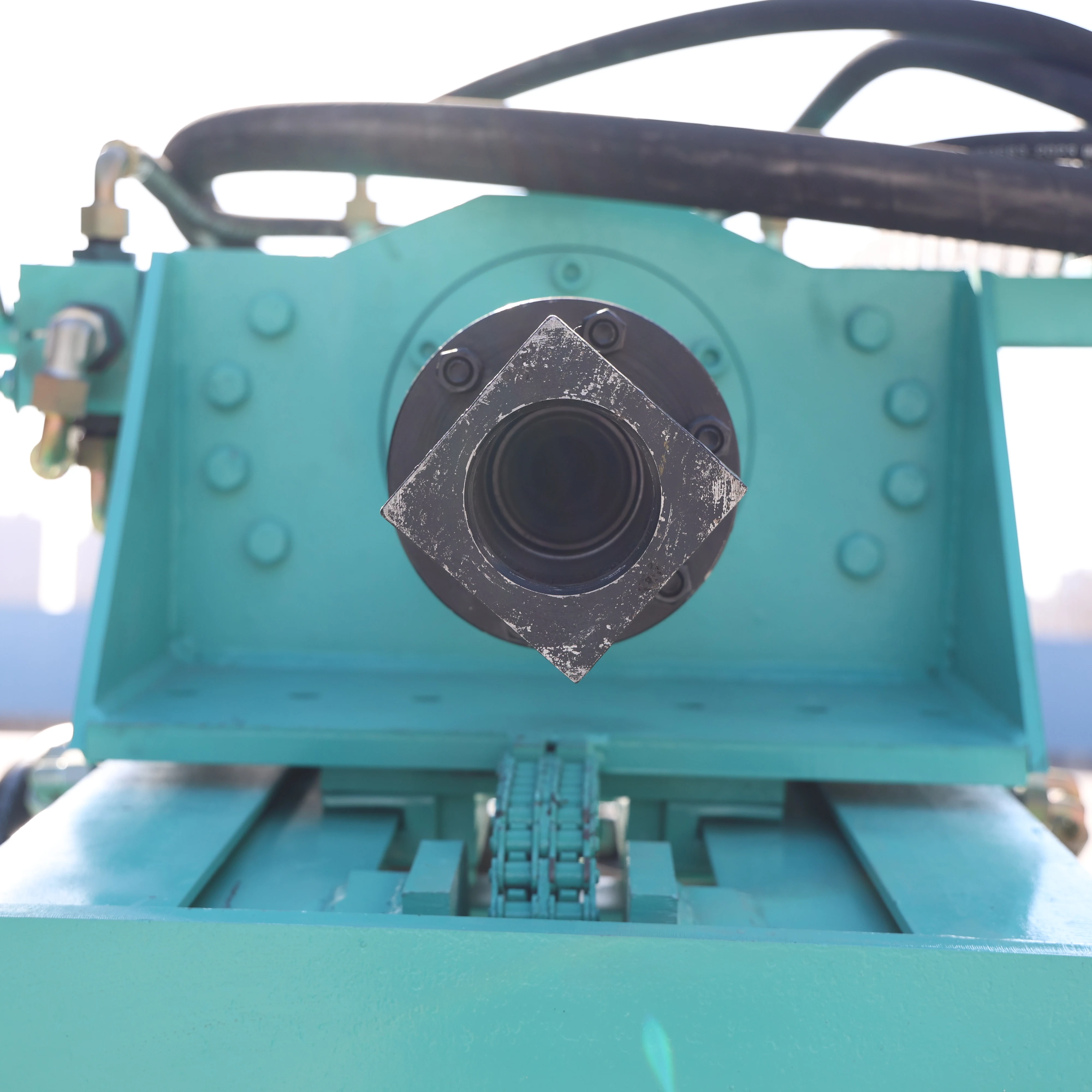 

Customized High Performance 200m Drilling Machine Hydraulic Outriggers for Commercial Water Well Drilling