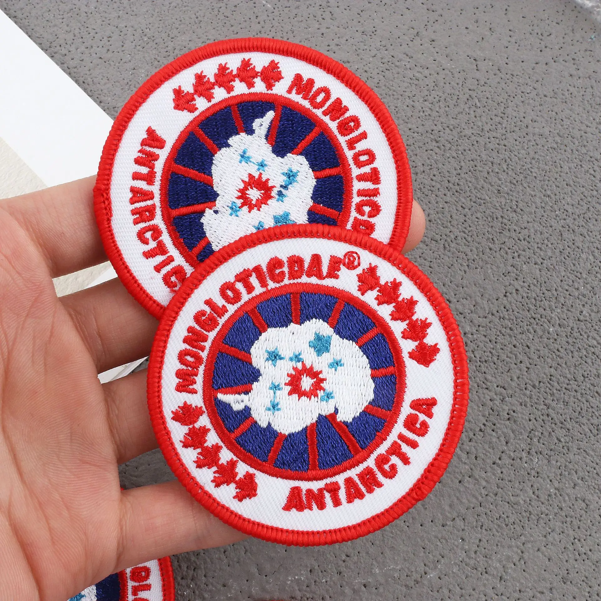 

Embroidery cloth sticker round computer embroidery label clothes decoration patch sticker