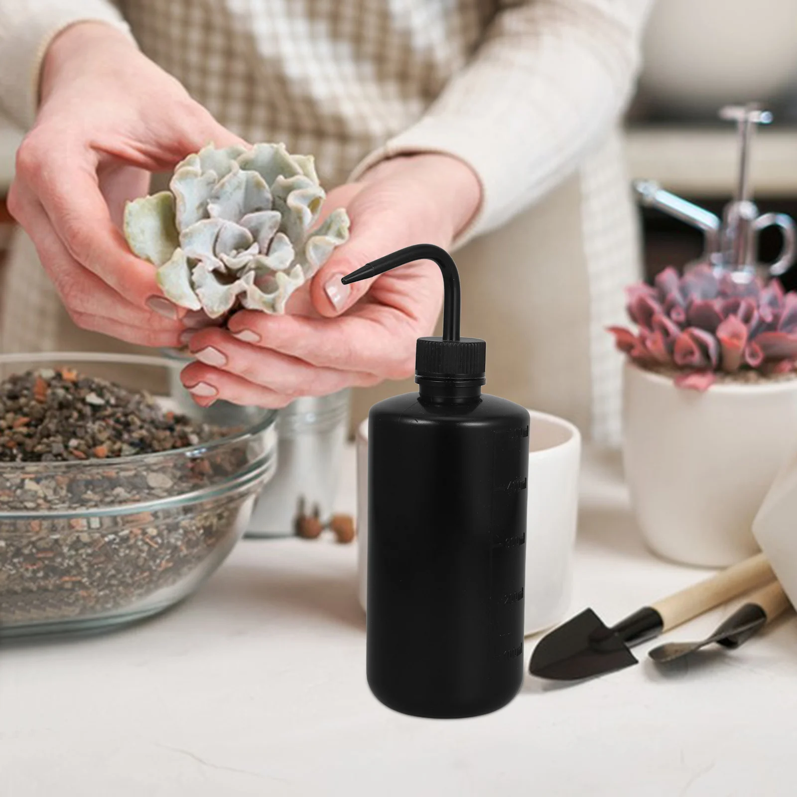 

2pcs 500Ml Plastic Squeeze Bottle Black Cleaning Tool For Succulent Watering Tattoo Lotion Washing Mini Irrigation Bottle Curved