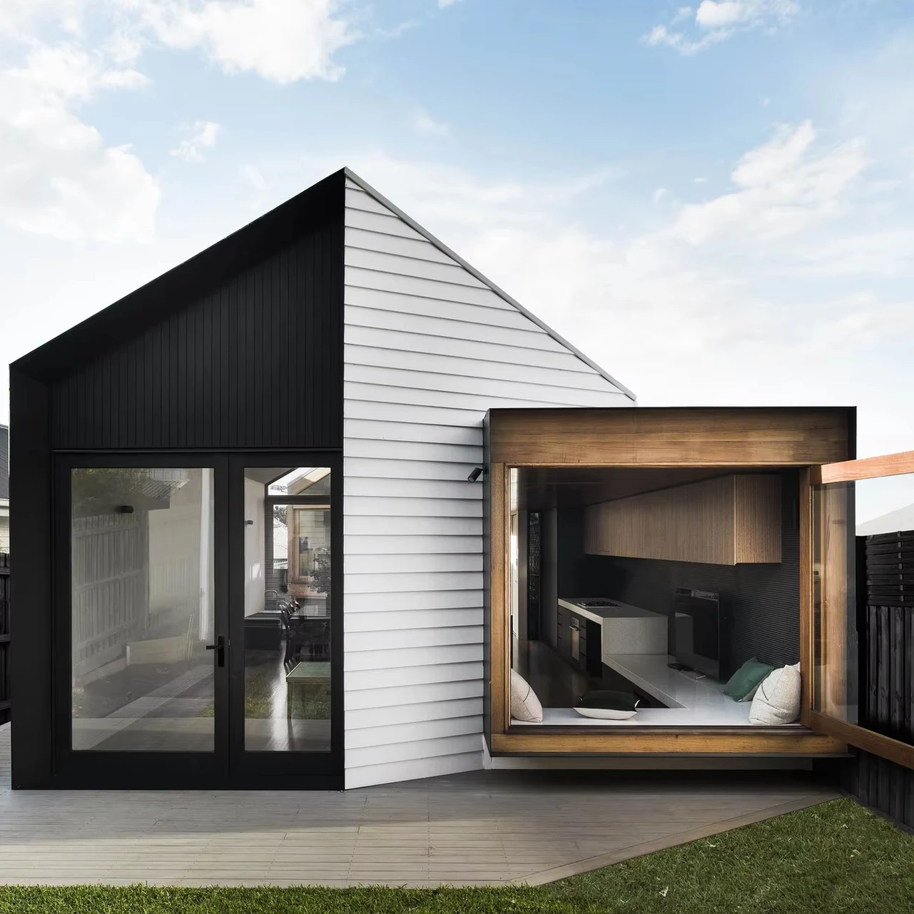 High-End Modular Compact House Black Frame Glass & Concrete Exterior Small Plot Backyard Residence