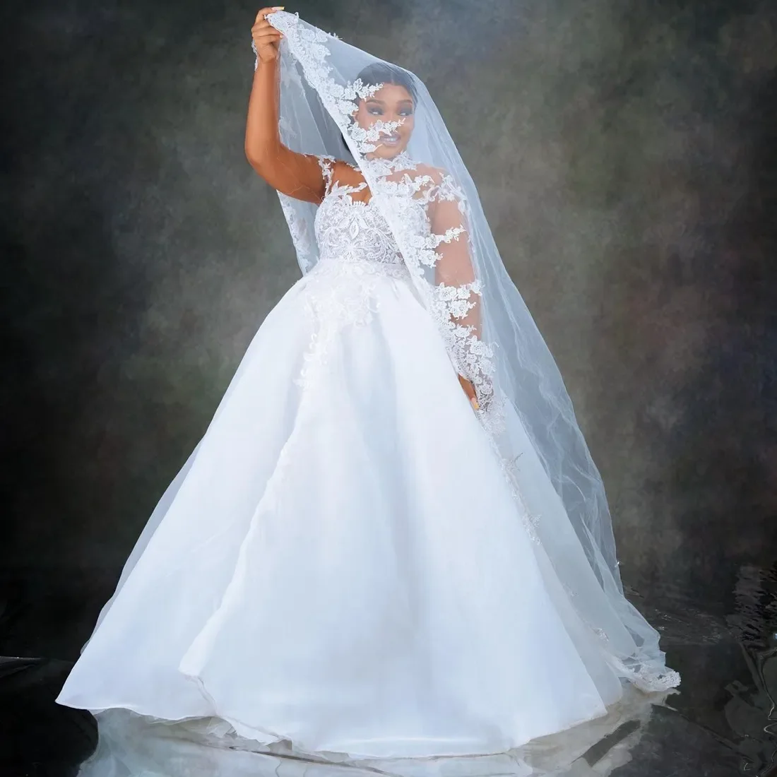 Maßgeschneidertes neues elegantes Aso Ebi-Prinzessin-Brautkleid mit hohem Kragen, Spitze, langen Ärmeln und sexy weißem Strand-Brautpartykleid