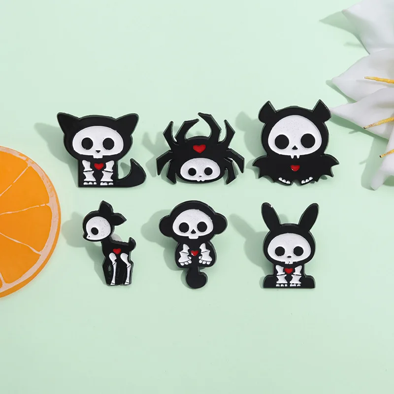 Ghost Brooch Horror Cartoon Metal Medallion Jewelry Wholesale Cute Pins for Caps Badges on Backpack Brooches Anime Pin Lapel Cap