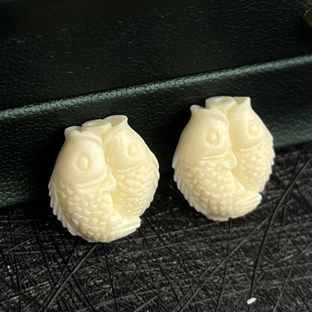 10pcs White Synthetic Coral Pendants Through Hole Animals Fish Charms For Jewelry Making DIY Necklace Earrings Accessories Gifts