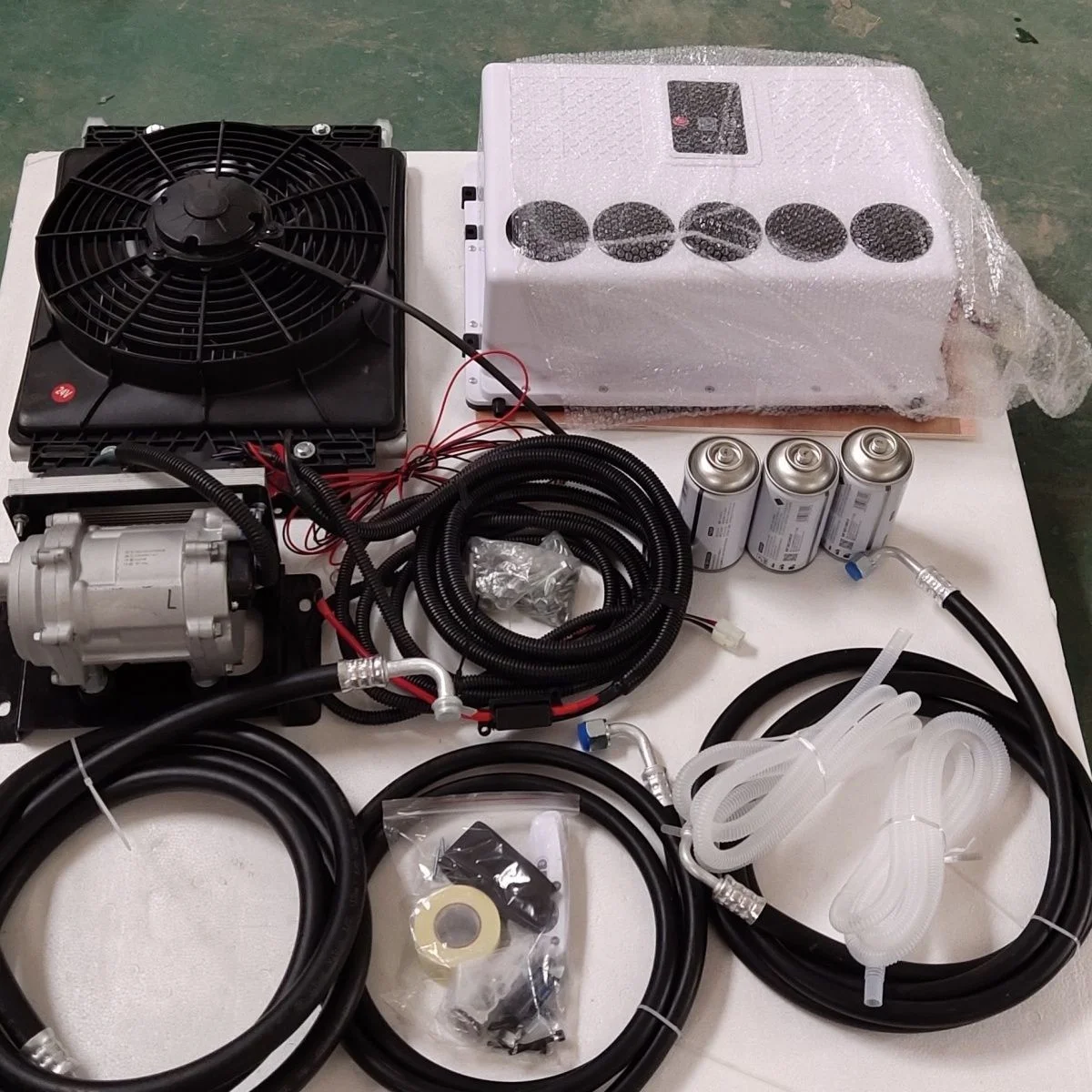 

Universal AC 12V Automotive air Conditioner 9600btu Van air Conditioner 2800W Electric air Conditioner