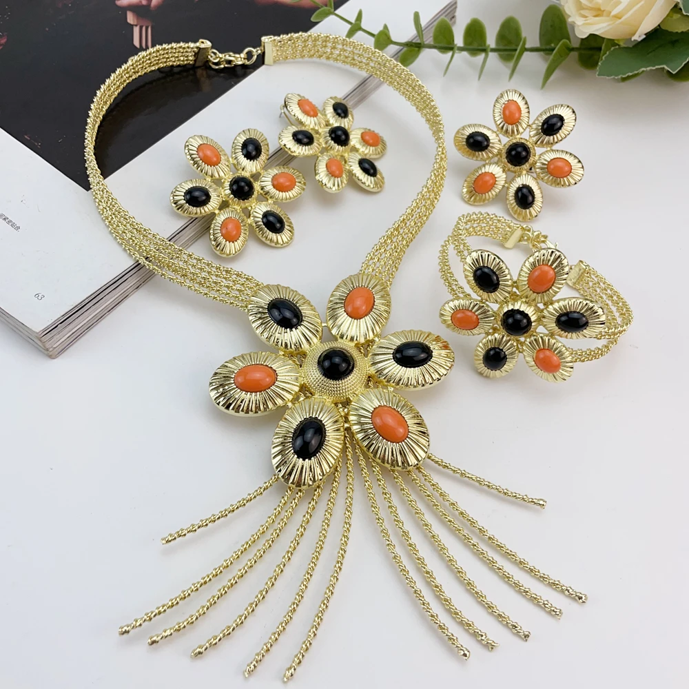 

Exquisite and fashionable high-end jewelry set, suitable for various parties, brides and weddings to wearFHK13247