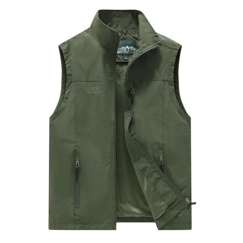 

2025 Spring New Men Waistcoat Outdoor Leisure Solid Color Vest Young Middle-aged Photography Fishing Casual Vest Jacket Male