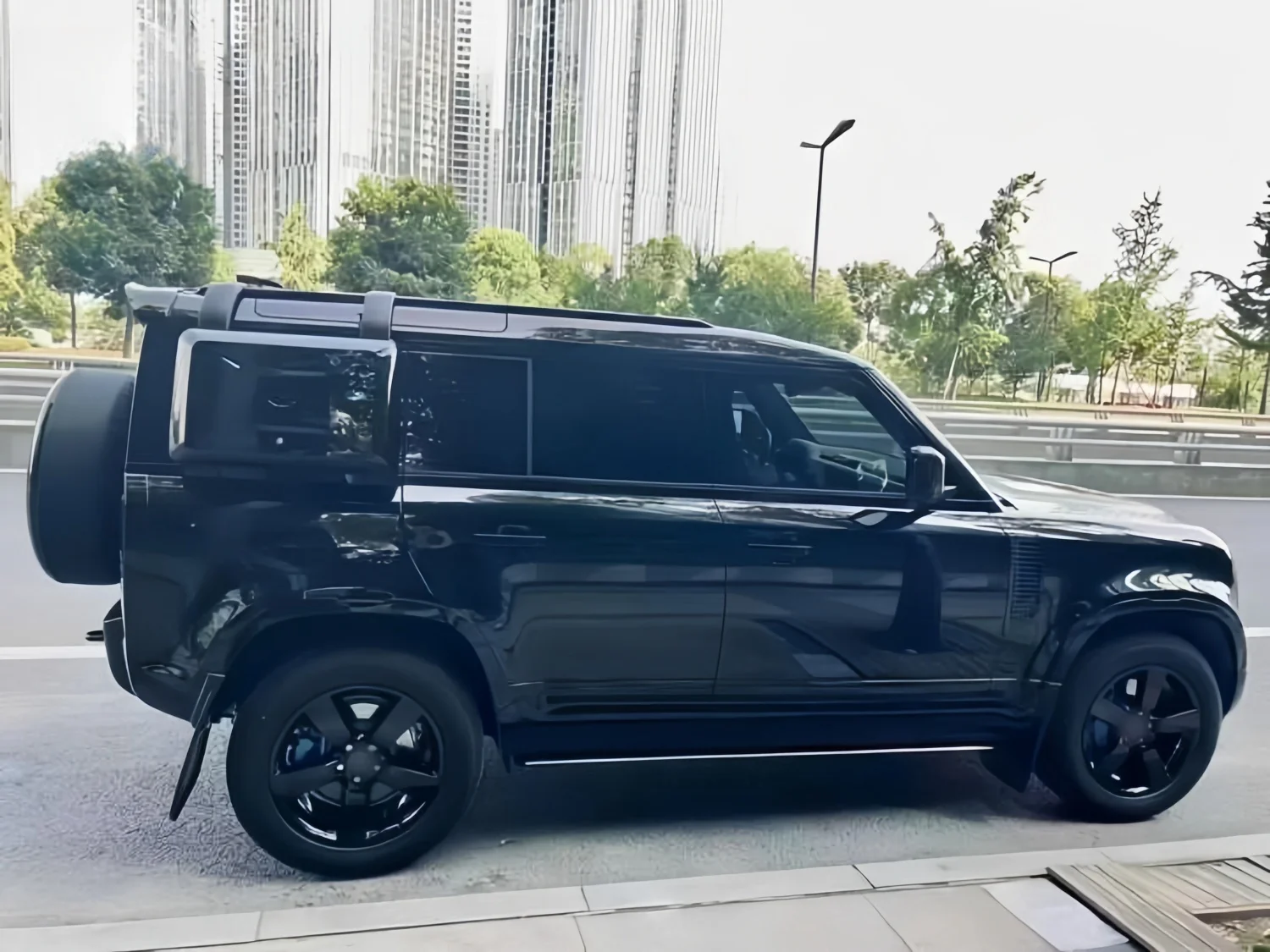 007 Bond Edition Black Knight Full Body Kit for Land Rover L663 New Defender 90/110 Black Knight Front Rear Bumper