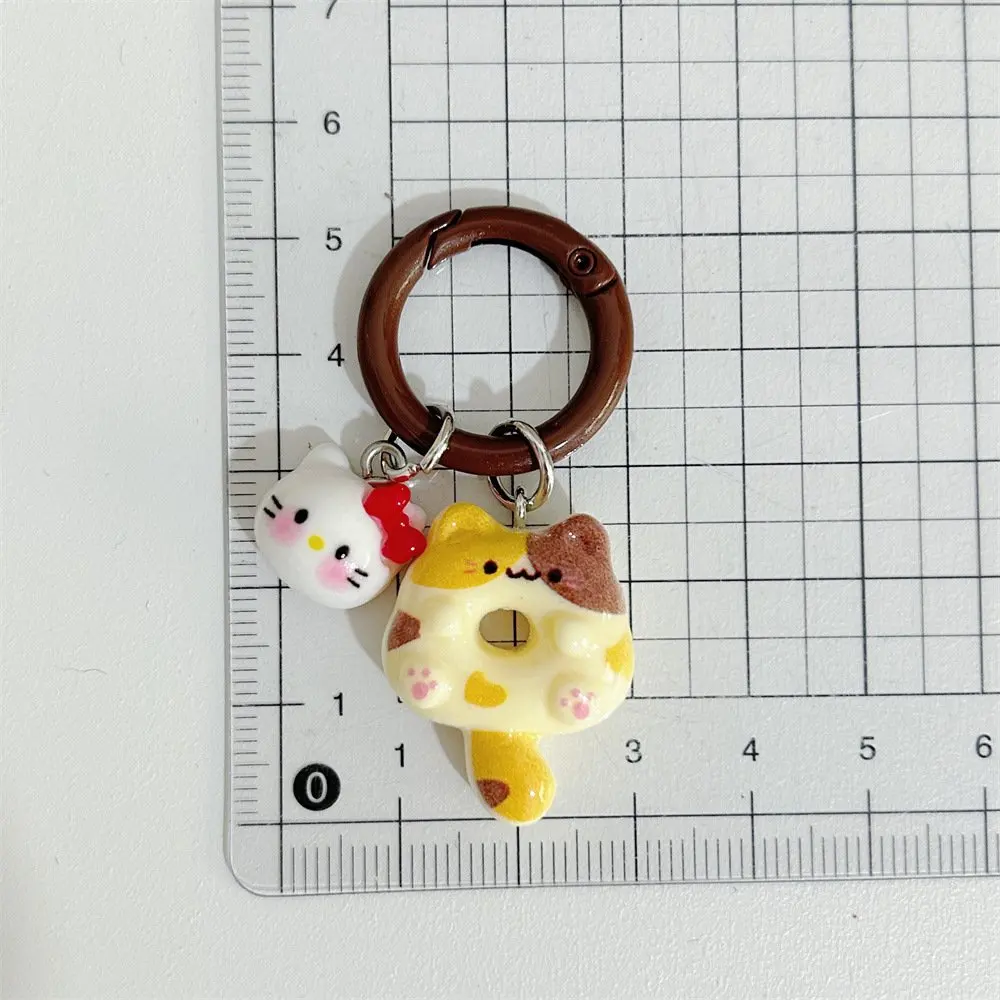 Porte-clés donut de dessin animé mignon pour femmes et filles, porte-clés pendentif Kawaii, accessoires de décoration de sac à dos à la mode, cadeaux drôles