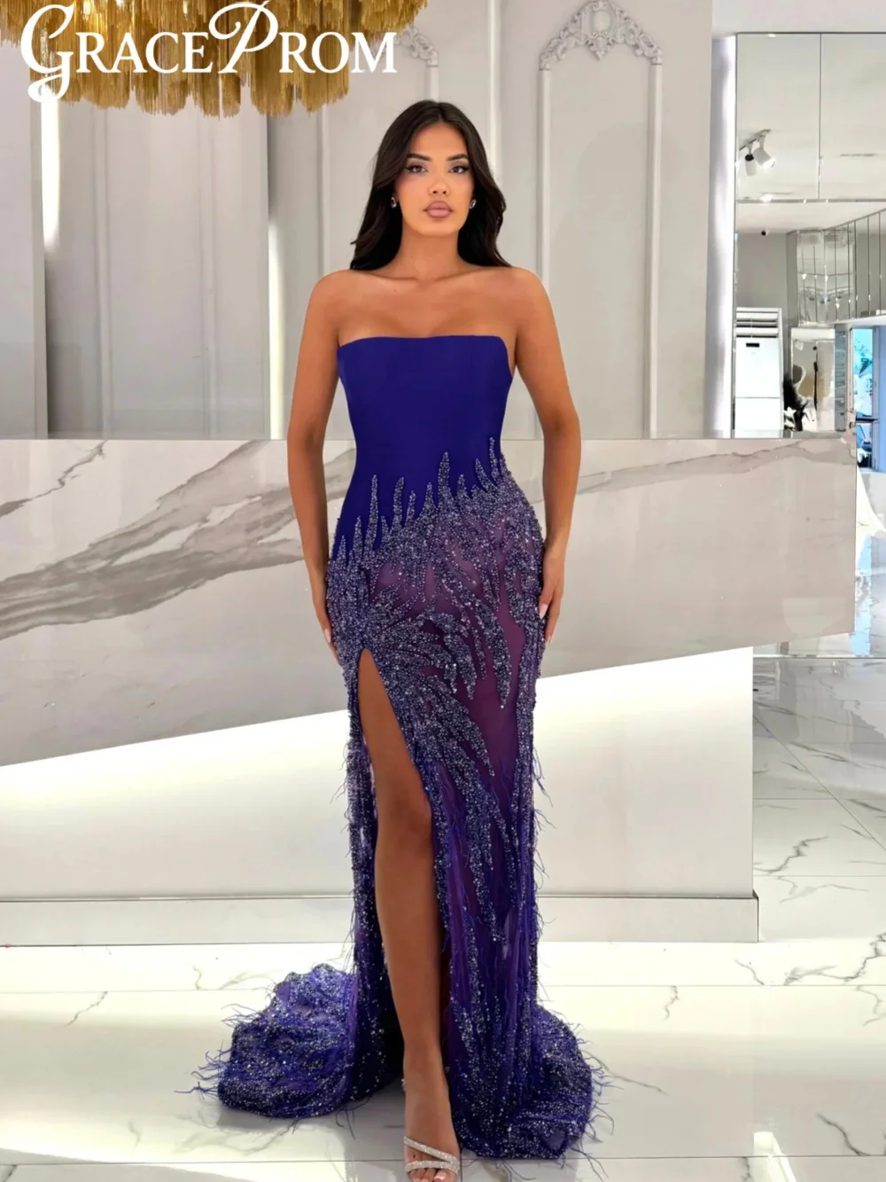 

Embroidery Beaded Lace Evening Dress With Feathers Exquisite Strapless High Slit Formal Party Gown Customized Banquet Gowns