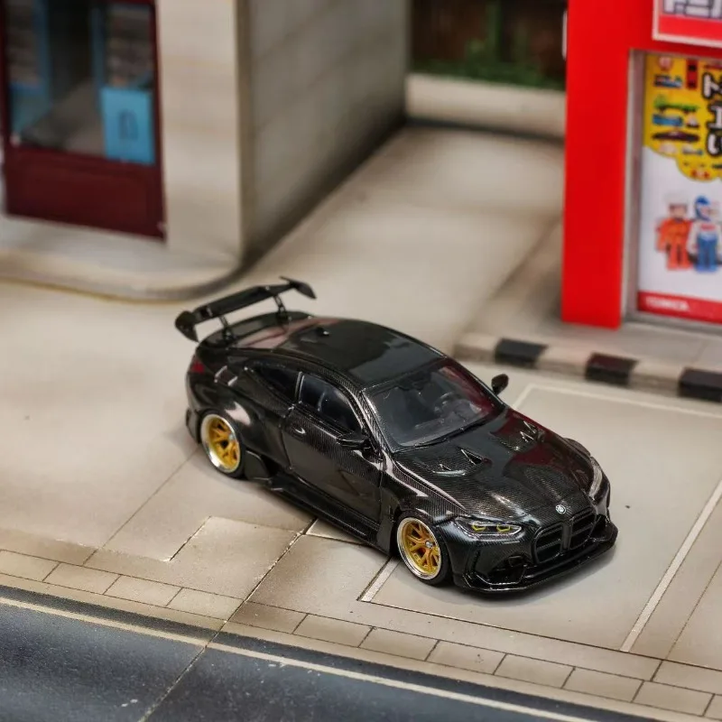 재고 있음 1:64 BMW G82 M4 ADRO 바디 키트 다이캐스트 시뮬레이션 합금 자동차 모델, 소년 장난감, 성인 수집용 장식품.