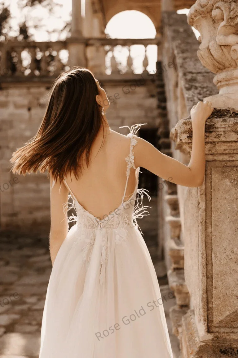 فستان زفاف مثير برقبة على شكل V للنساء على شكل حرف A مطرز بدون أكمام زي العرائس مزين بالخرز حسب الطلب فيستدو دي نوفيا