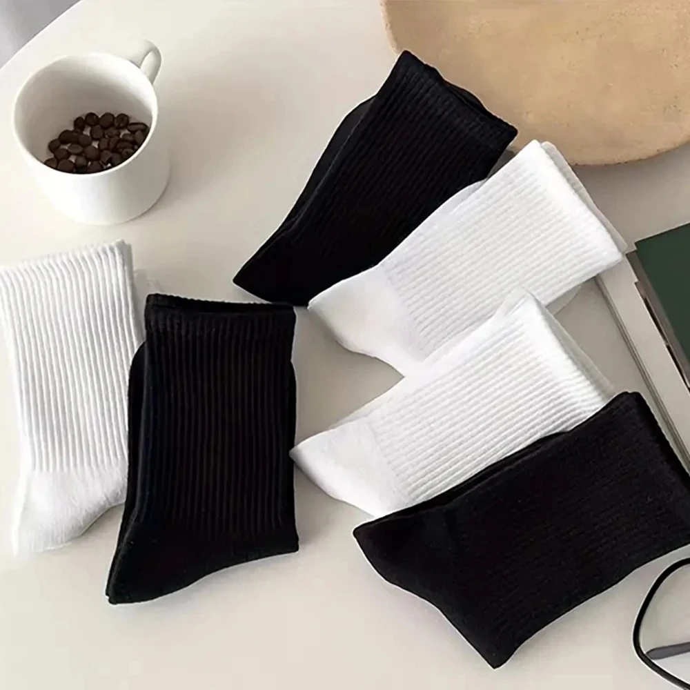 7 Pairs Mid Length Socks Women\'s Classic Black White Solid Color Fashionable Casual Sports Sweat Absorbing Breathable Men Socks