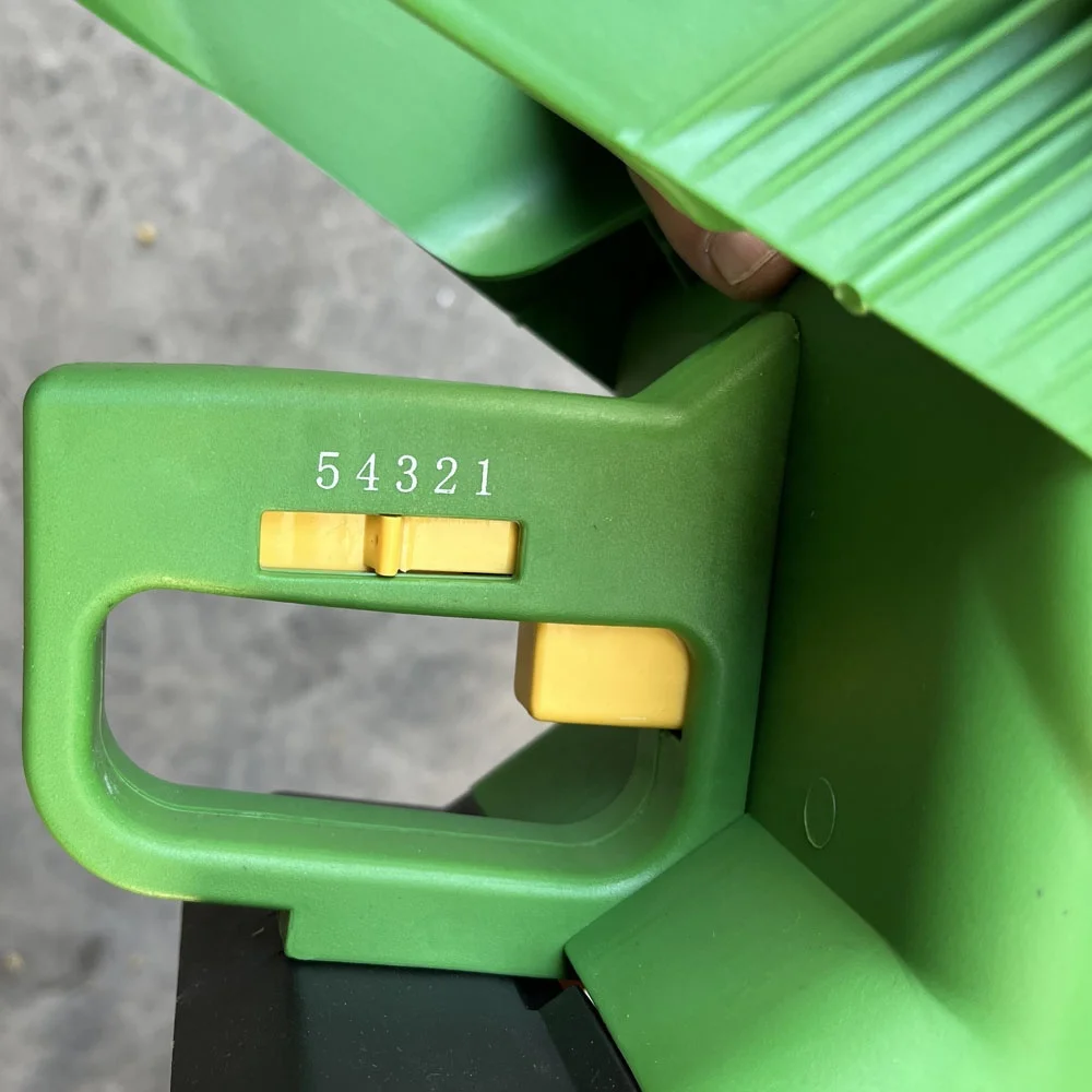 Hand-Held Broadcast Seed Spreader Fertilizer Pro Handy Lawn Gardening Soil Spreader