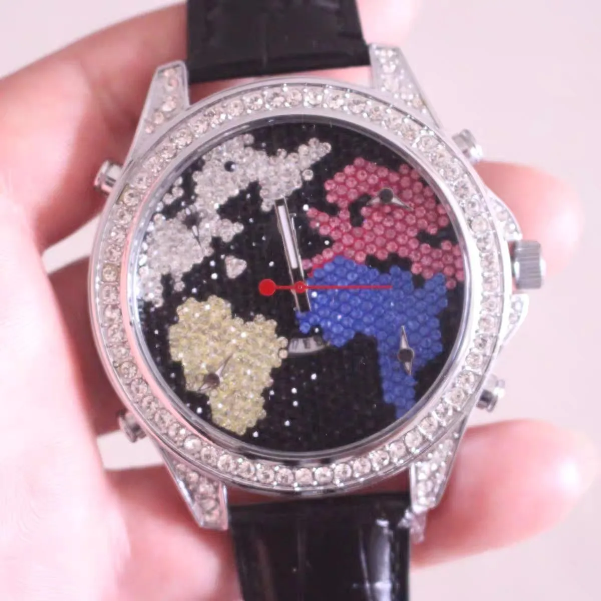 

Fashion Trend Rhinestone Gypsy Large Plate Quartz Boys and Girls Belt Watch