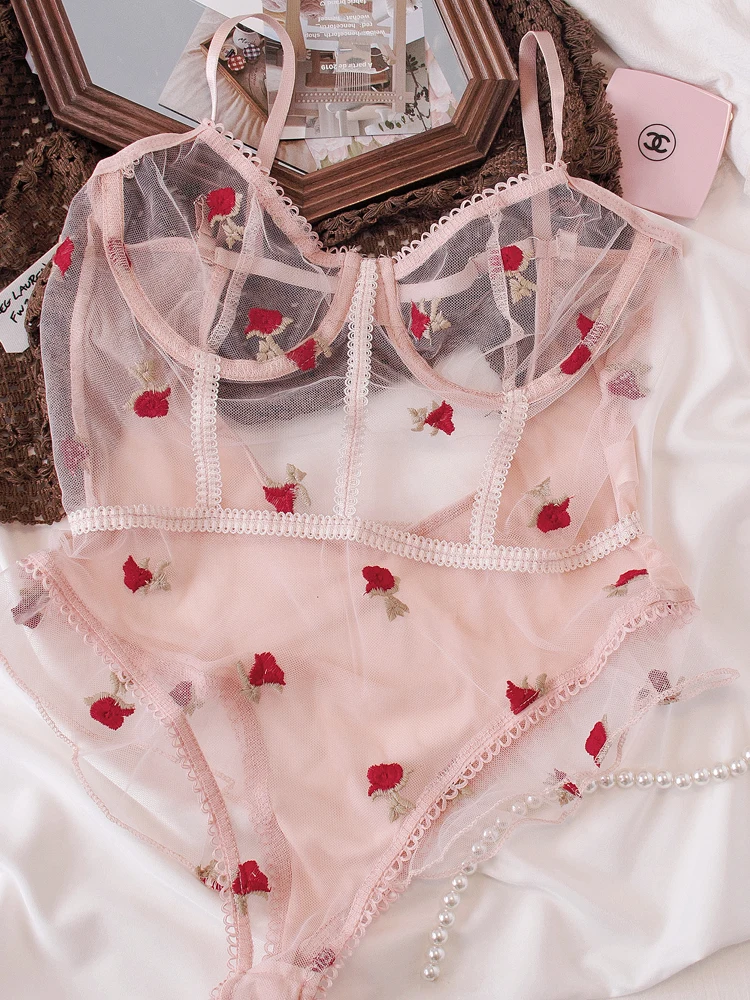 Cream Strawberry Cute underwear can be sweet and salty sexy ladies steel ring mesh embroidered lingerie one-piece bra set