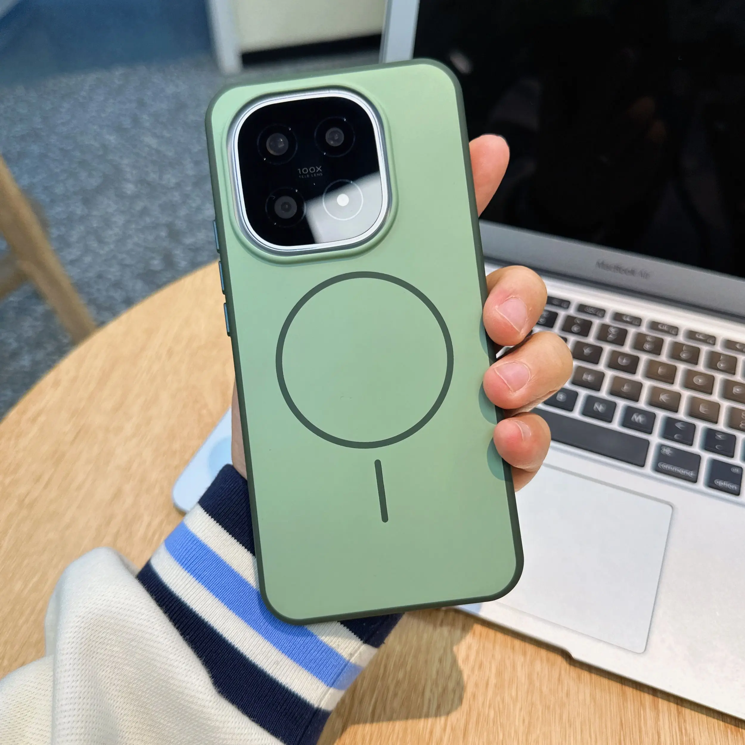 For VIVO IQOO 15 Case New Fashion Skin-Friendly Magnetic Slim Hard Case Drop-Proof Cover For IQOO 15 Shockproof Funda