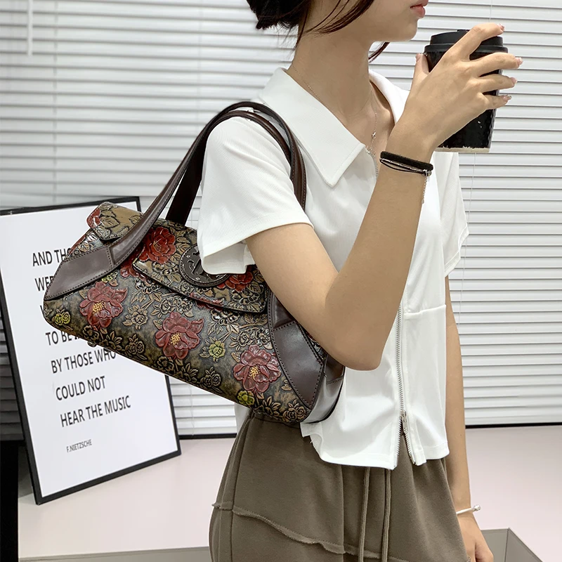 Retro Embossed Floral Underarm Bag Vintage 3D Flower Hobo Shoulder Bag Chic Vegan Leather Purse Hobo Satchel Handbag for Women