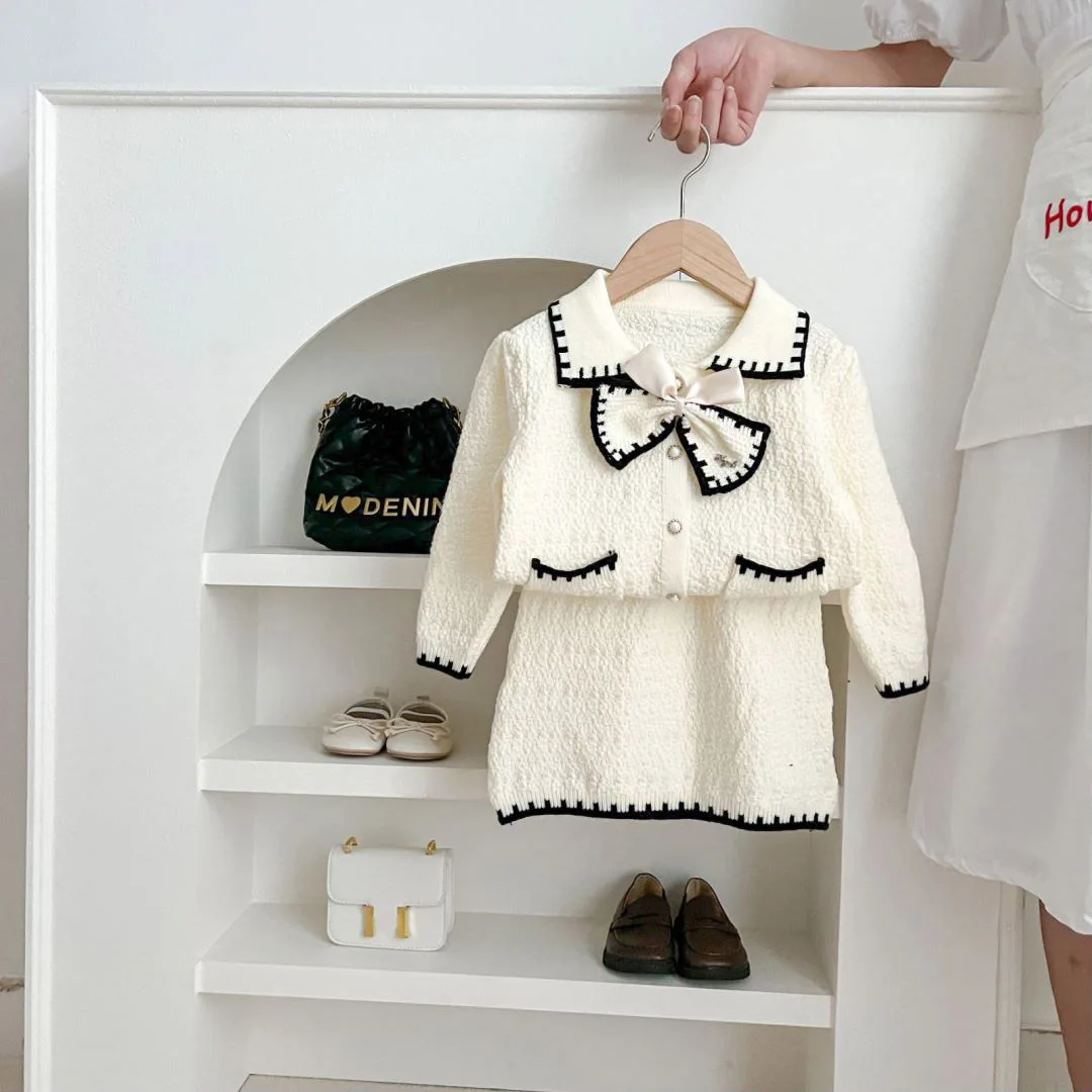 

Комплект свитера для девочек, осень/зима, новый стиль, милое пальто с бантом + полуюбка, детские вязаные комплекты кардиганов с темпераментом