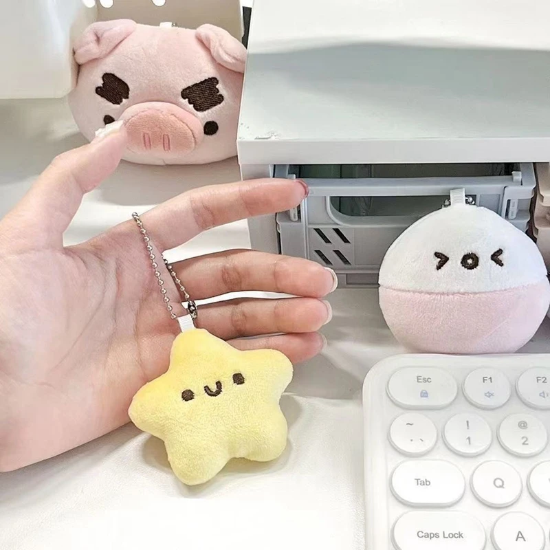 4 stuks sterhangend knuffels 4 cm geel Kawaii schooltas portemonnee en accessoires voor kinderverjaardag en kerstcadeaus