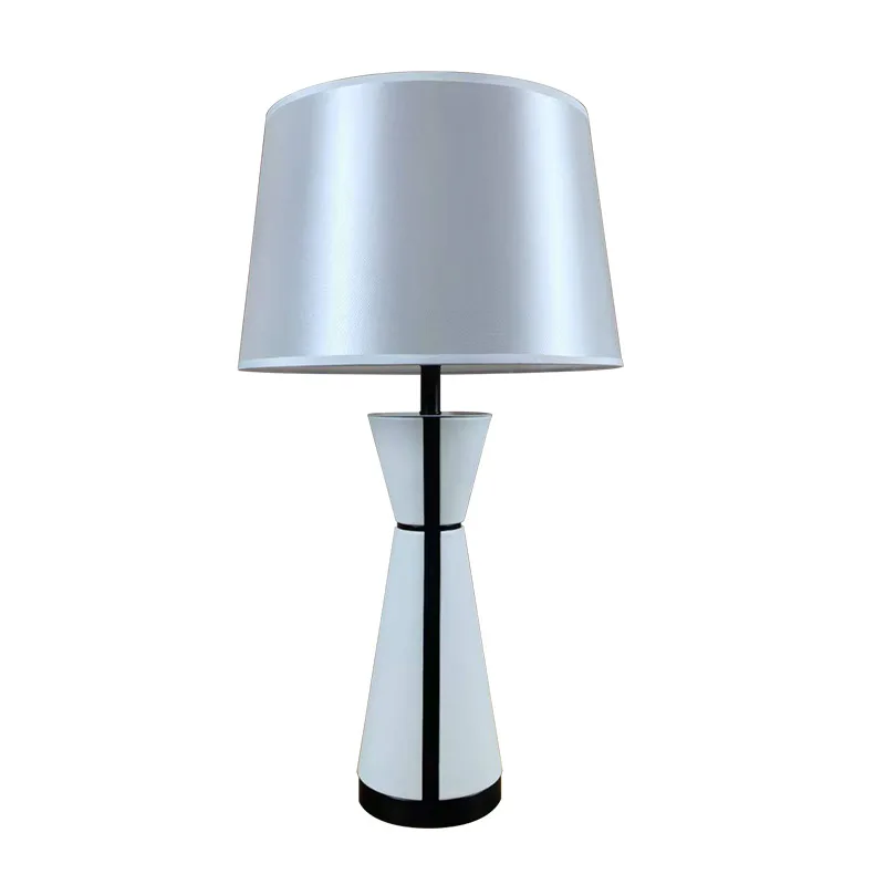 مصمم الرجعية الجلود غرفة المعيشة دراسة تصميم الشعور الأمريكية ضوء الفاخرة الشعور مصباح مكتبي عمودي زخرفة الجو الشعور