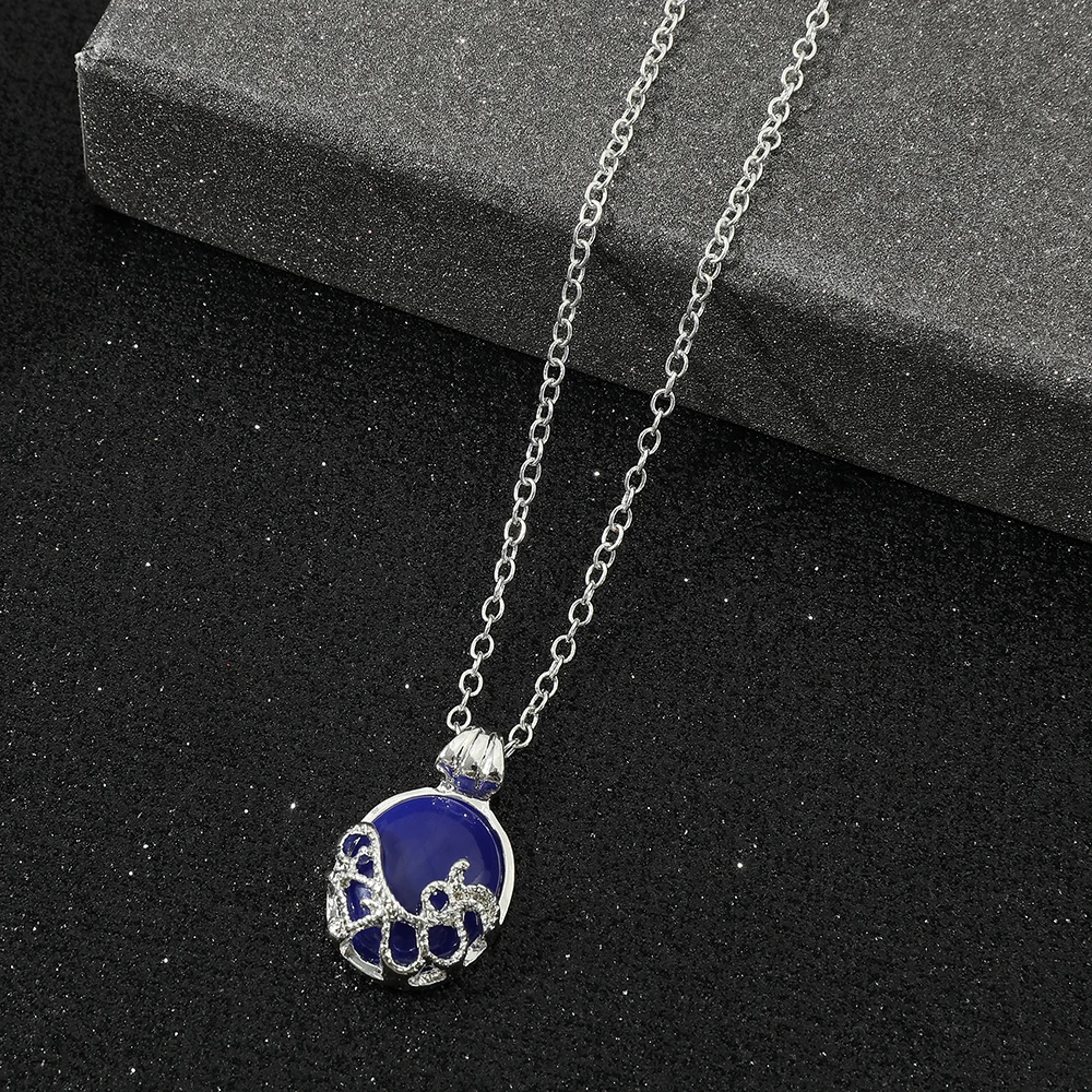 Modische Film-Halskette „The Vampire Diaries“ – Vintage Katherine Blaustein-Choker-Anhänger für Damen, Cosplay-Charm-Schmuck – Detail 2