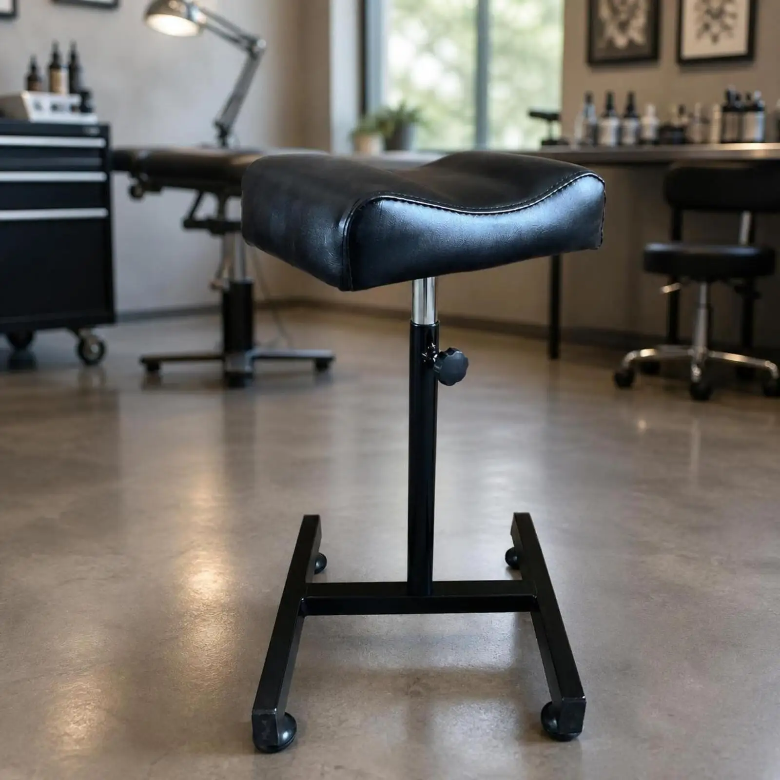 Heavy Duty Tattoo Arm Support Rest Adjustable Height Padded Cushion Leather Covered Metal Stand for Tattoo Equipment and
