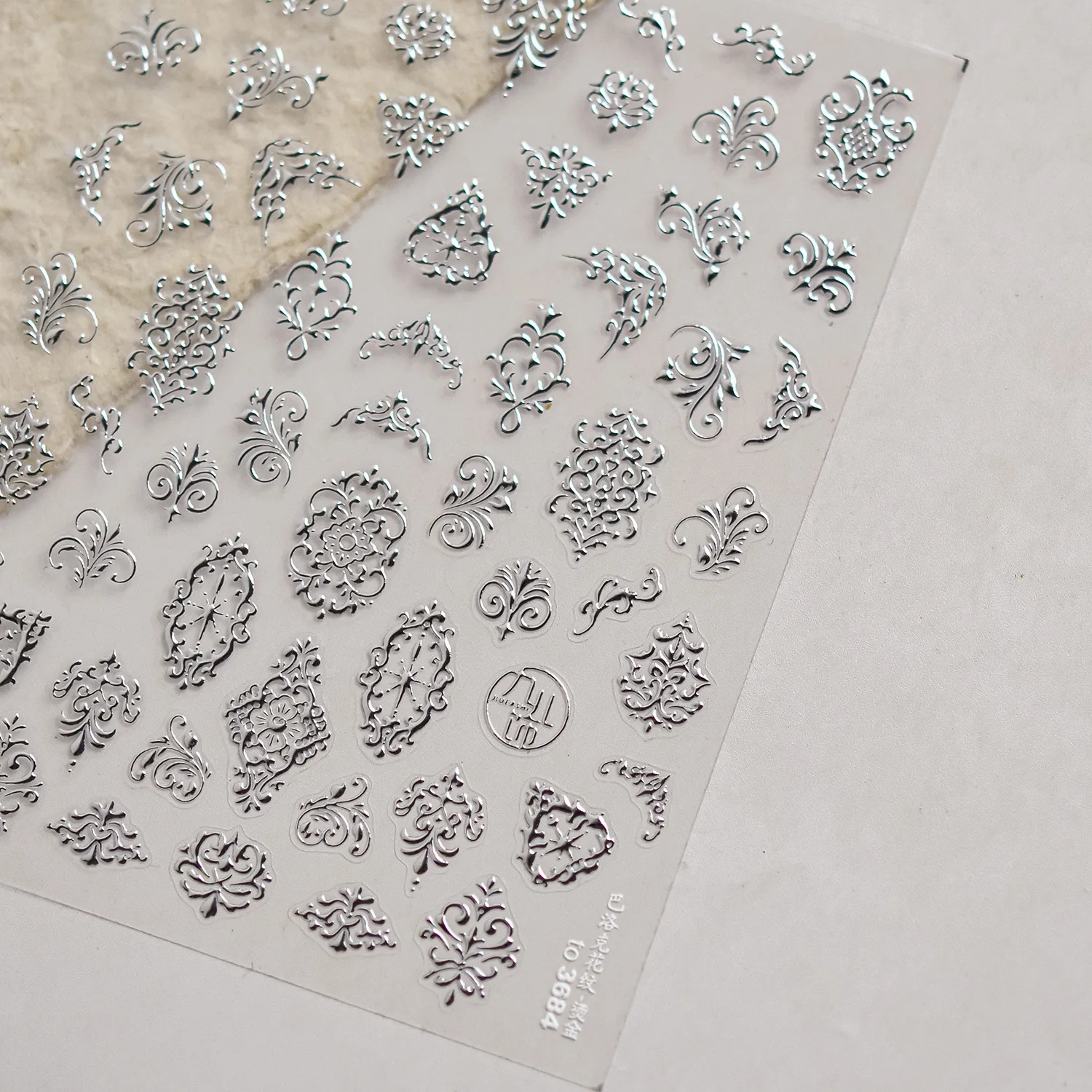 핫 스탬핑 골드 슬리버 보헤미아 대칭 꽃 패턴 5D 네일 아트 스티커 민족 꽃 레트로 자기 접착제 매니큐어 데칼