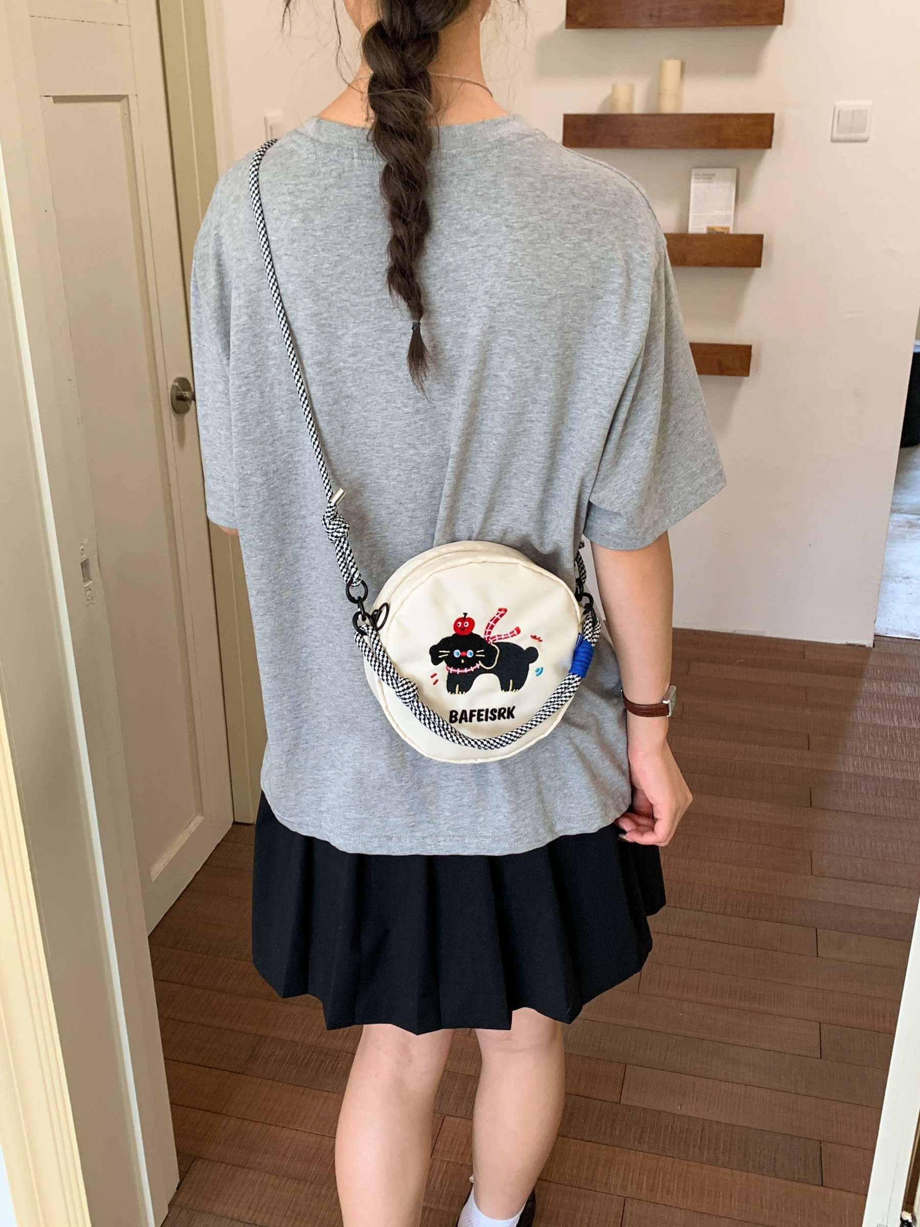Cute Cartoon Embroidery round Mobile Phone Bag Women's Crossbody Lightweight Handbag Fashionable Tote Bag for Young Women