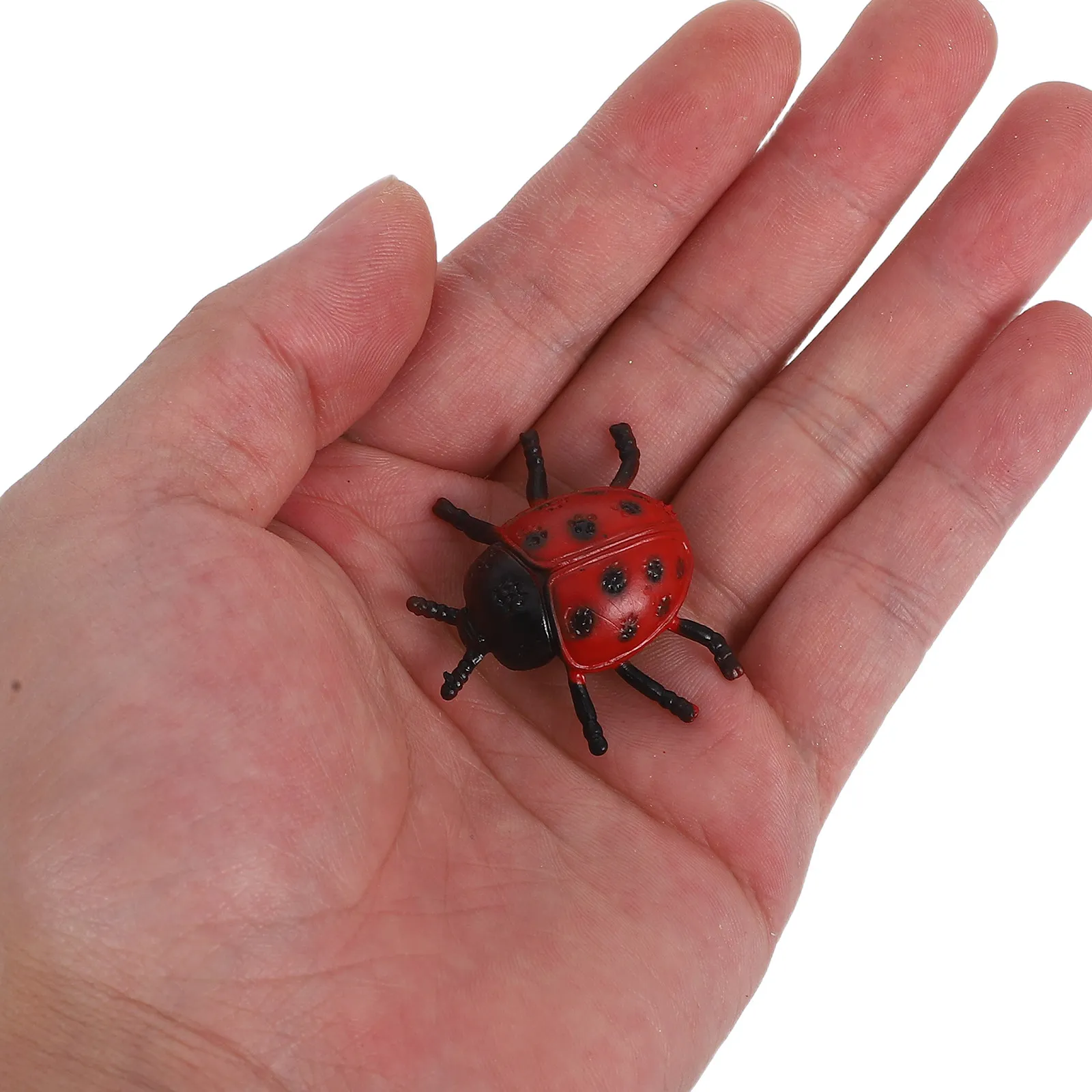 

25Pcs Simulation Ladybug PVC Plastic Small Insect Realistic Tricky Scary Halloween Prop Simulation Ladybird PVC Ladybug