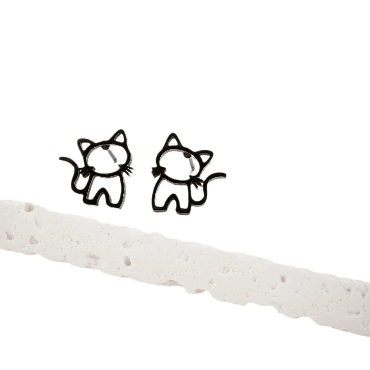 Lovely Hollow Cat Stud Earring For Women Tiny Cute Cartoon Animals Stainless Steel Posting Earrings Daily Wear Jewelry
