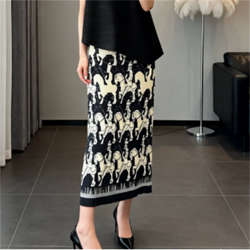 Miyake Pleated Skirt Women's 2026 New Japanese Design Elastic Waist Retro Knight Print Slimming Hip Skirt Pleated Skirt