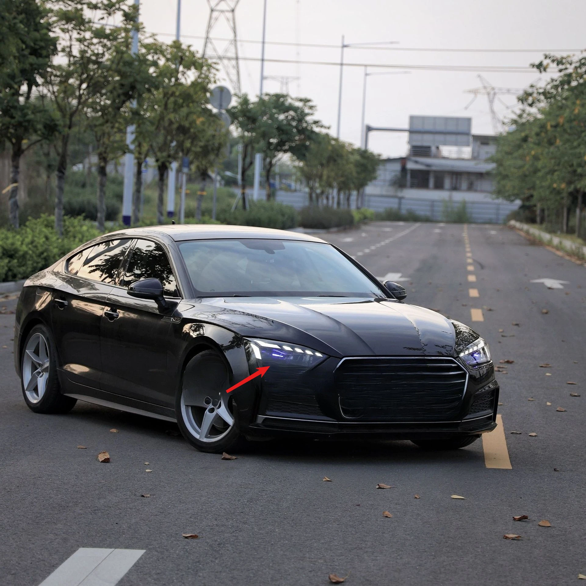 

Пара подходит для 17-20 Audi A5, фара в сборе, модифицированная новая светодиодная дневная ходовая фара, линза водяного рулевого управления