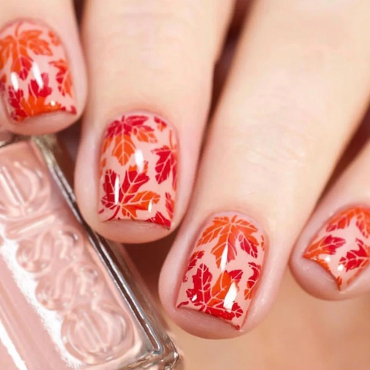 

24Pcs Short Square Head False Nails Press on Red Orange Gradient Maple Leaf Design Fake Nail Art Reusable Full Cover Nails Tips