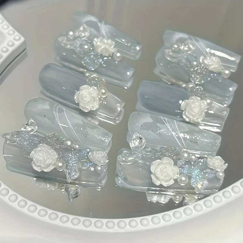 10pcs high-end Blue and white gradient pure desire system is removable handmade fake nails, Changshan Camellia style white three