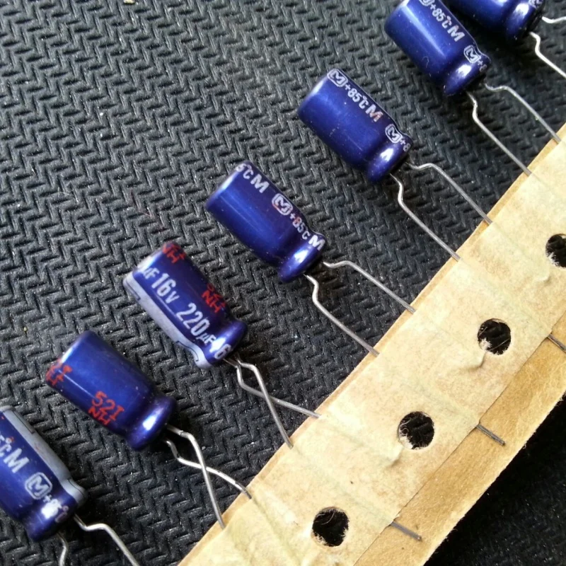 

20PCS Electrolytic Capacitor 16V 220UF 6X11 M Fever Blue Robe Audio 220UF 16V