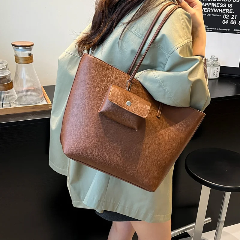 

Small PU Leather Tote Bag for Women Shoulder Bags 2025 Designer Luxury Brand Solid Color Simple Handbags and Purses