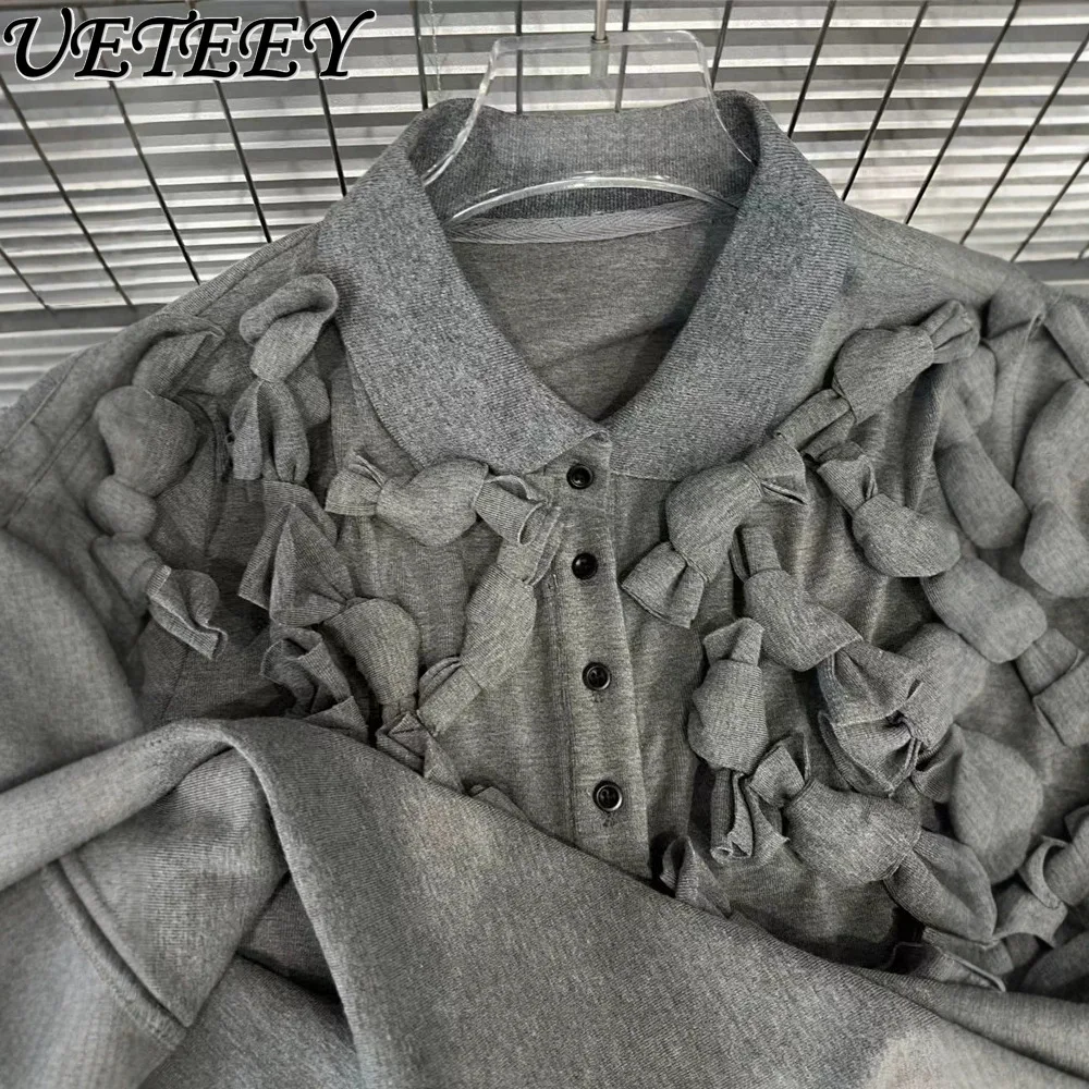 2025 春夏の新ニッチデザインセンスフラワー装飾半袖 Tシャツ気質シンプルなカジュアルトップ女性のための