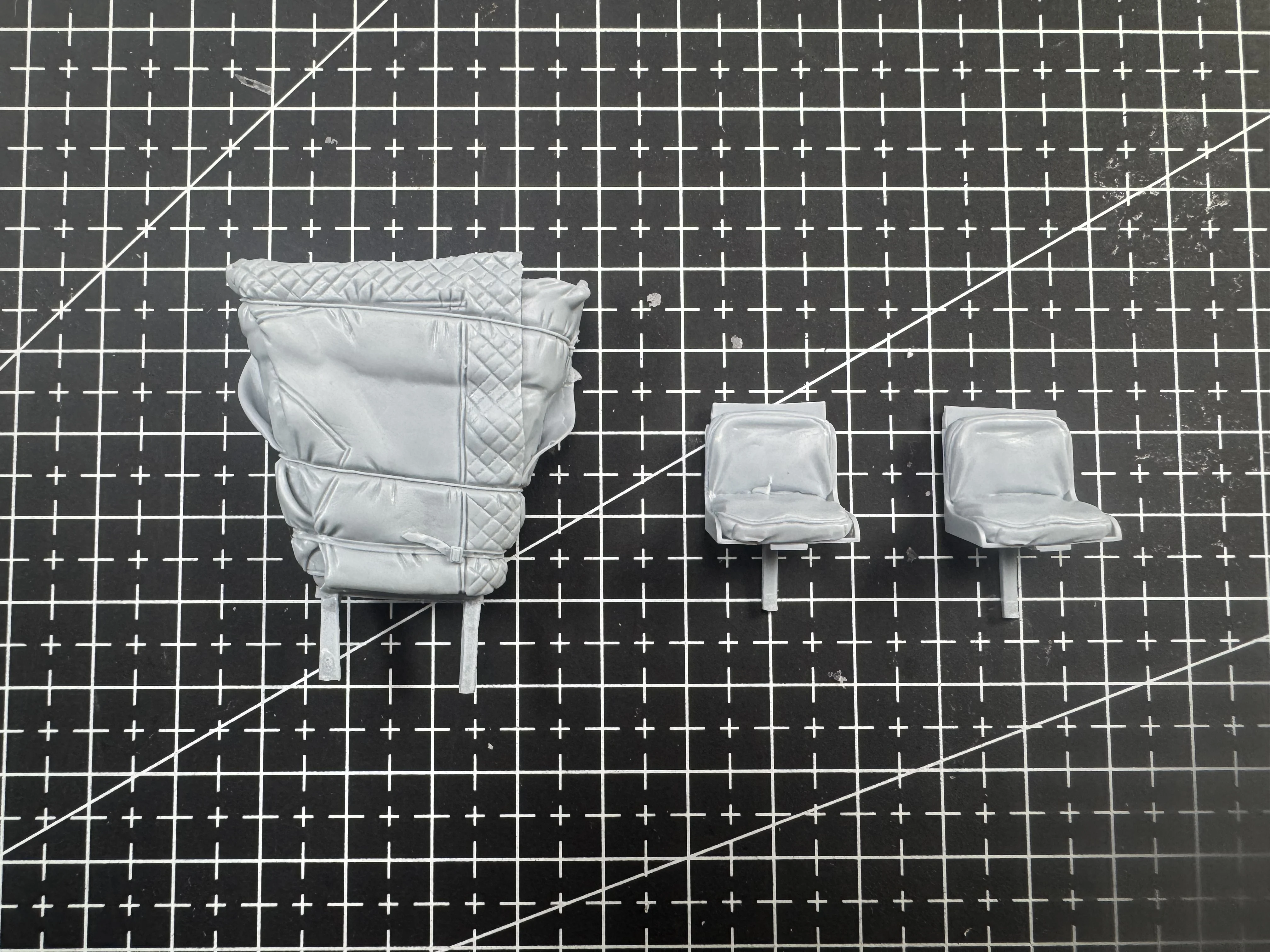 

Набор для сборки модели из литой смолы 1/35, GK, модификация сиденья для автосервиса, неокрашенный