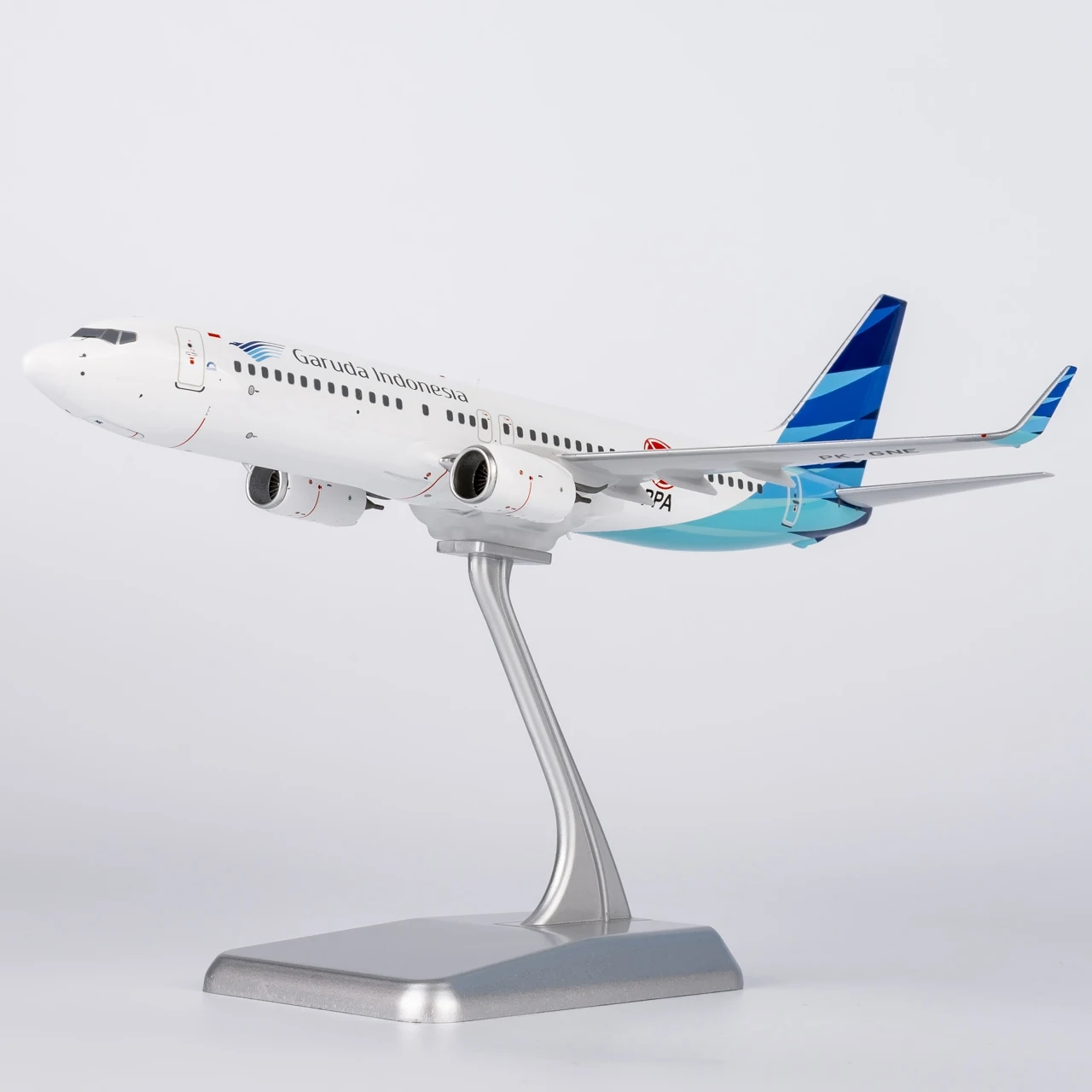 08023 Alloy Collectible Plane Gift NG Model 1:200 Garuda Indonesia Boeing B737-800 Diecast Aircraft Jet Model PK-GNE