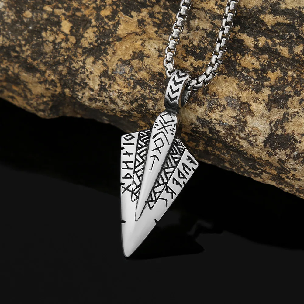 Men's Personalized Titanium Steel Necklace Stainless Steel Viking Arrow Reversible Pendant Sweater Chain