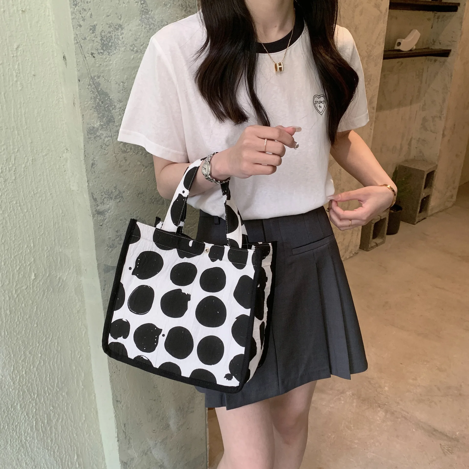 2023 New Handbag Square Black Dot Printing Portable Storage Bag Casual All-match Bento Bag Reusable Shopping Bag for Women