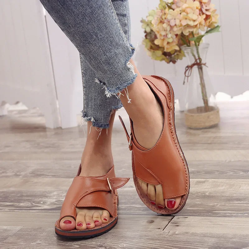 Summer Beach Sandals Sandalia New Women PU Leather Sandals Fashion Peep Toe Buckle Design Roman Sandals Women Flat Shoes