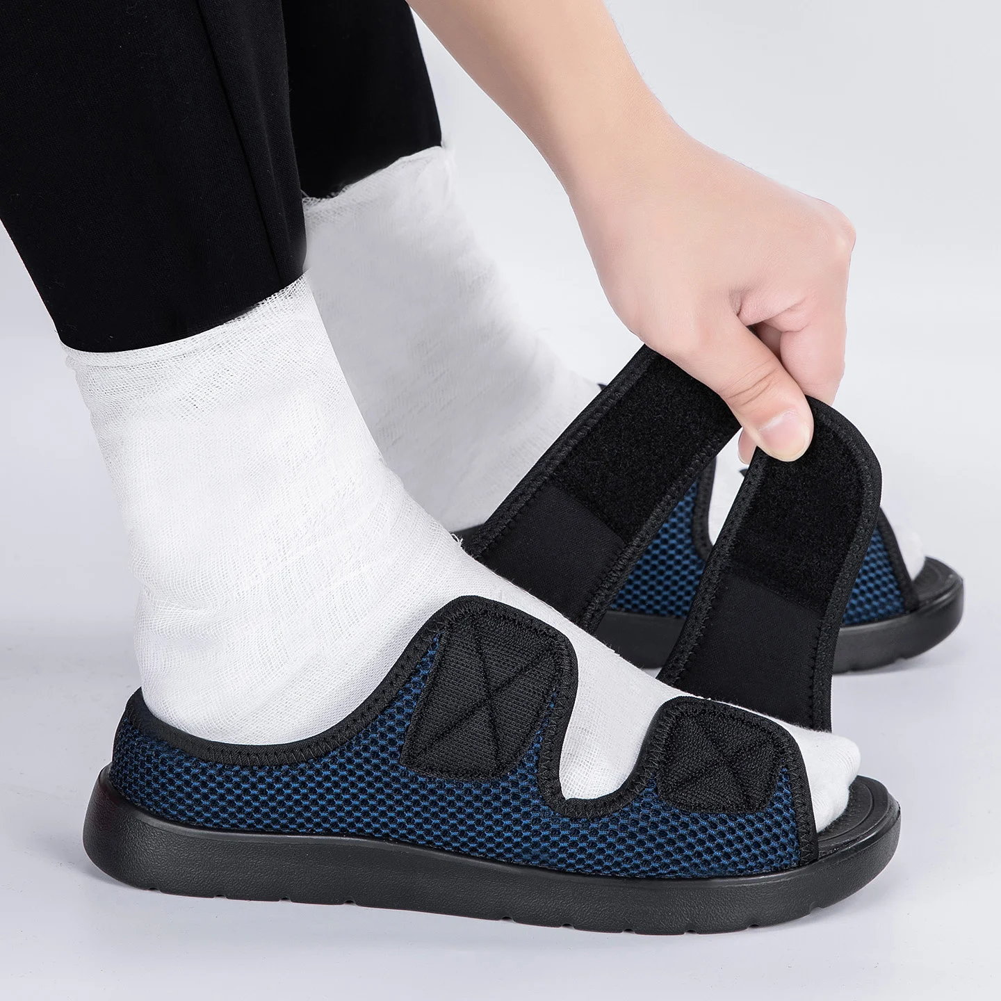 Wide Adjustable Walking Sandals for Men Women Breathable Mesh Diabetic Shoes for Swollen Feet Post-op Recovery & Foot Deformity