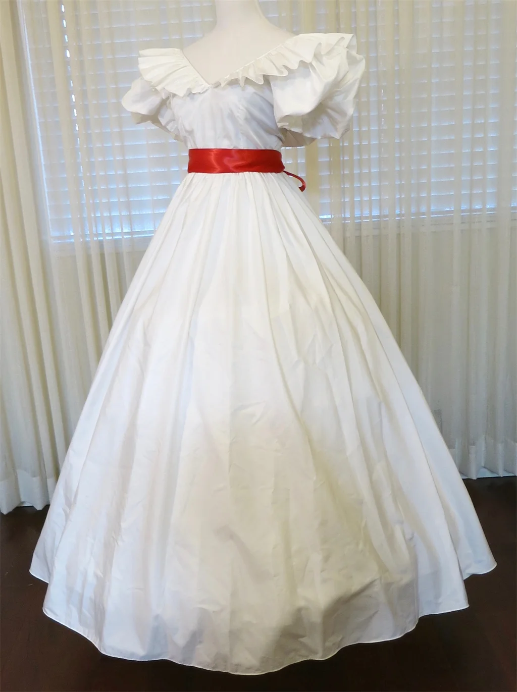 Gone With the Wind Scarlett Cosplay Costume White Ruffle Dress Victorian Civil War White Wedding Dress With Belt Costumes