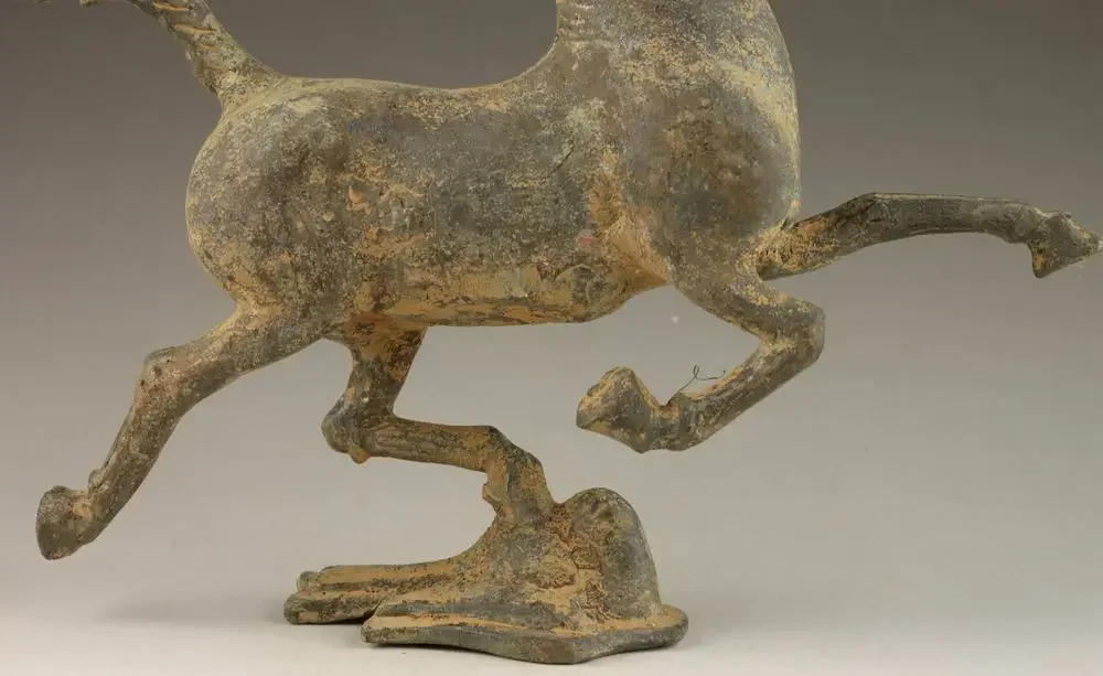 Collectible Decorated Old Copper Bronze Vivid Horse Stepped Swallow Statue