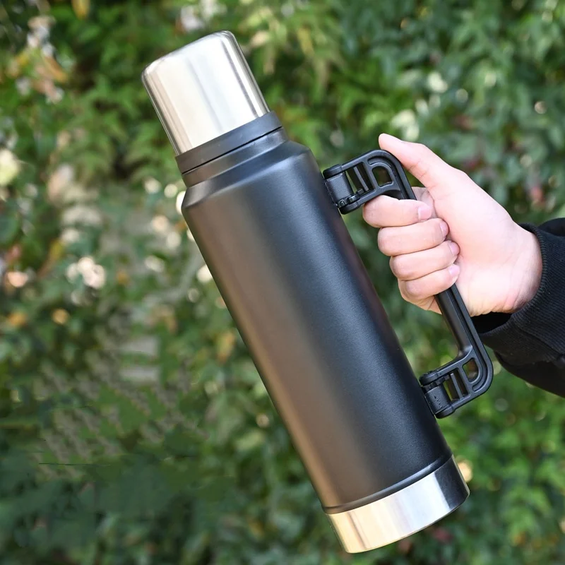 

Large Capacity Insulated Cup Outdoor Vacuum Travel Kettle 304 Stainless Steel Kettle Portable Hot Water Bottle