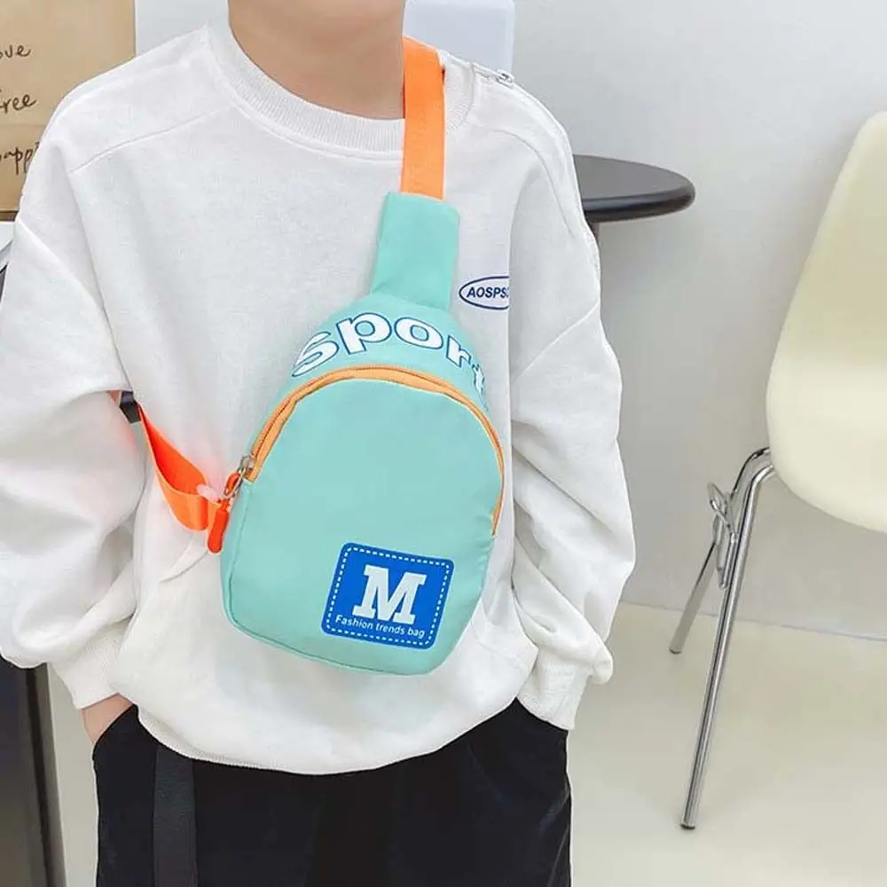 Детская нагрудная сумка с надписью M, нейлоновая уличная дорожная Сумочка на плечо в Корейском стиле, вместительная спортивная детская повседневная сумка через плечо